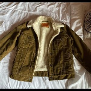 Brown/Tan Levi’s Sherpa Jacket🤎